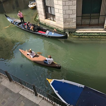 B&B Al Teatro With Canal View Wenecja Zewnętrze zdjęcie
