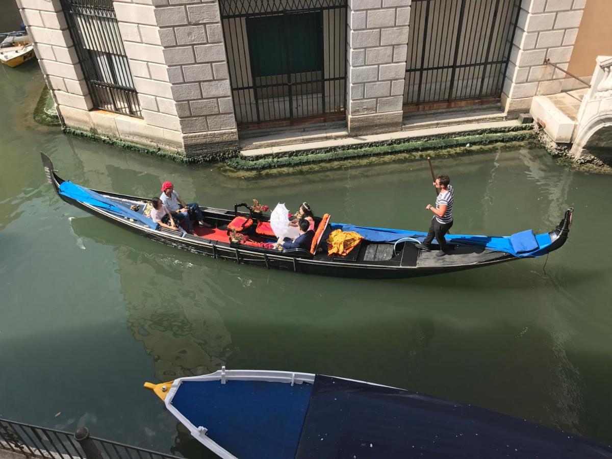B&B Al Teatro With Canal View Wenecja Zewnętrze zdjęcie